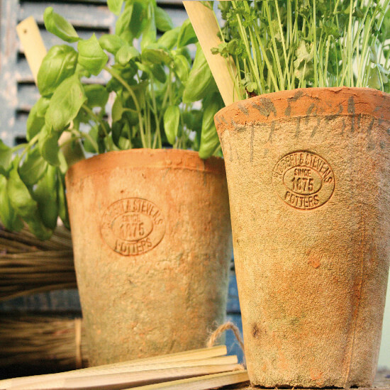 Set of three flowerpots "ESSCHERT´S GARDEN Robert & Stevens Potters, SINCE 1875 TERRACOTTA" made of terracotta|Esschert Design